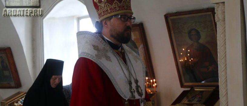 Архипастырь совершил Божественную литургию в Никольском кафедральном соборе г.Ардатова