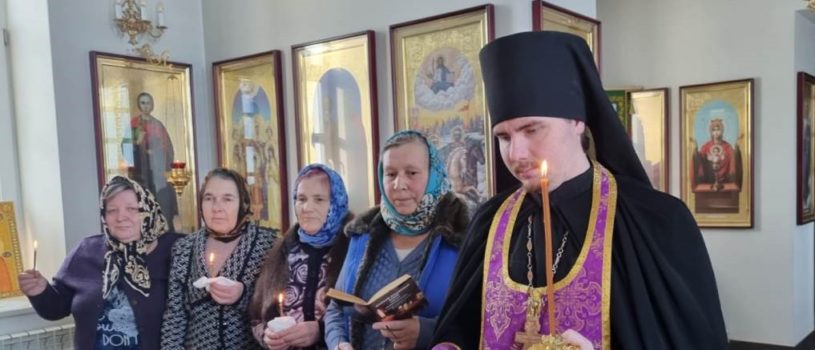 Великое повечерие с чтением покаянного канона преподобного Андрея Критского в Никольском приходе с.Кучкаево Большеигнатовского района