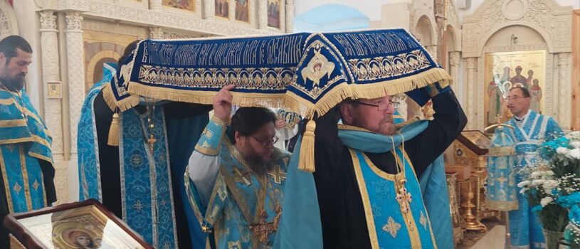 Всенощное бдение в Никольском кафедральном соборе накануне Успения Пресвятой Богородицы