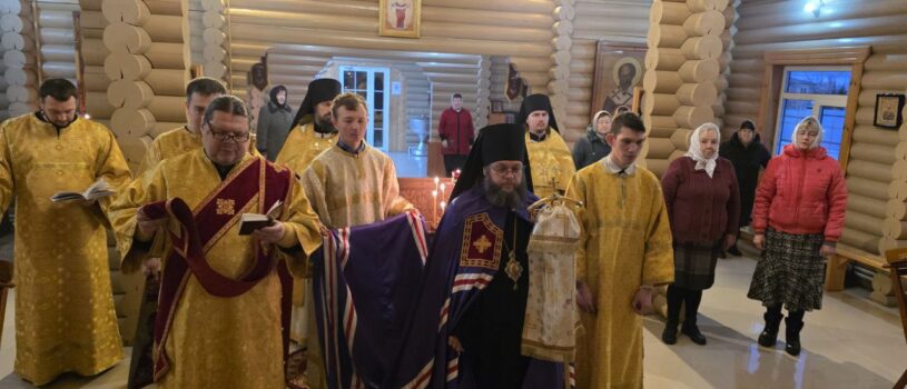 Божественная литургия в храме Новомучеников и Исповедников Российских г.Ардатова