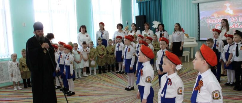 Архипастырь посетил праздничный утренник в Ардатовском детском саду «Теремок»