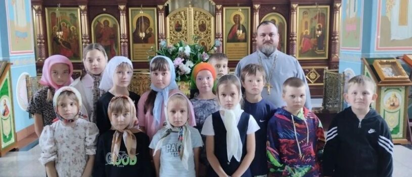 Учащиеся Комсомольской СОШ №3 в рамках школьного лагеря посетили Благовещенский храм п.Комсомольский Чамзинского района
