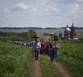 В Маколово Чамзинского района прошел традиционный крестный ход в честь великомученицы Параскевы Пятницы
