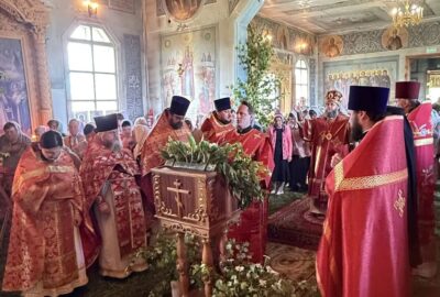 Божественная литургия в храме Архангела Михаила с.Большое Игнатово