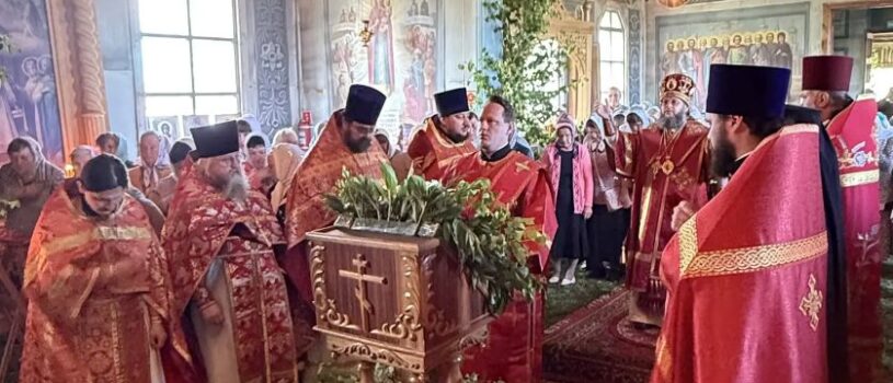 Божественная литургия в храме Архангела Михаила с.Большое Игнатово