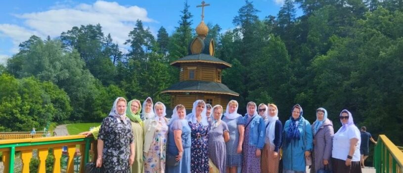 Большеигнатовские паломники посетили Дивеевские и Арзамаские святыни