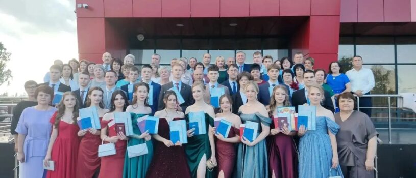 Благочинный Большеигнатовского района зачитал Послание Святейшего Патриарха Московского и всея Руси Кирилла ко Дню молодежи