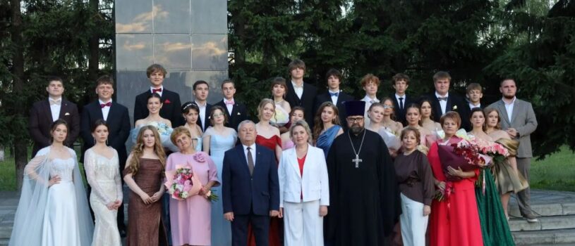 Торжественно и трогательно прошло прощание выпускников Чамзинского Лицея №1 с родной школой