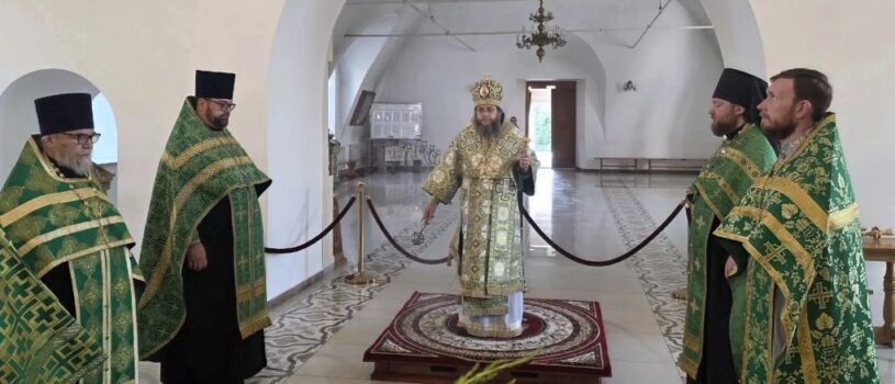 Всенощное бдение в Никольском кафедральном соборе накануне второй годовщины архиерейской хиротонии