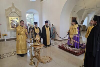 Всенощное бдение в Никольском кафедральном соборе накануне памяти святых славных, первоверховных апостолов Петра и Павла
