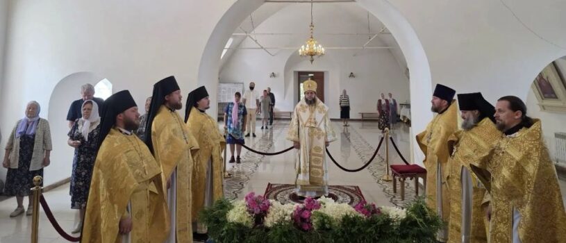 Соборное богослужение в Никольском кафедральном соборе на День Крещения Руси