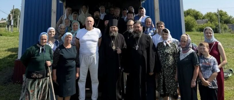 Архипастырь совершил Божественную литургию в Тихвинском храме с.Алашеевка Атяшевского района