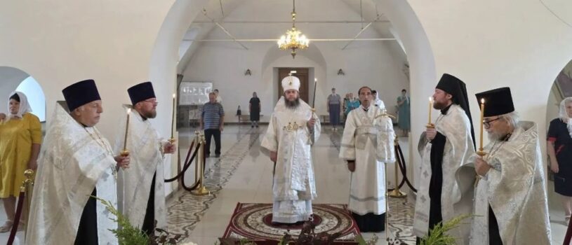 Всенощное бдение в Никольском кафедральном соборе накануне Рождества Предтечи и Крестителя Господня Иоанна