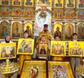 В храме Архангела Михаила п.Чамзинка после Воскресной литургии прошло освящение новых икон