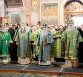 В Свято-Троицком Серафимо-Дивеевском монастыре начались праздничные торжества, посвященном 123-й годовщине со дня обретения мощей преподобного Серафима Саровского