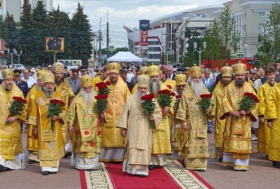 В Саранском кафедральном соборе прошло Престольное торжество, посвященное 25-летию канонизации святого праведного воина Феодора Ушакова