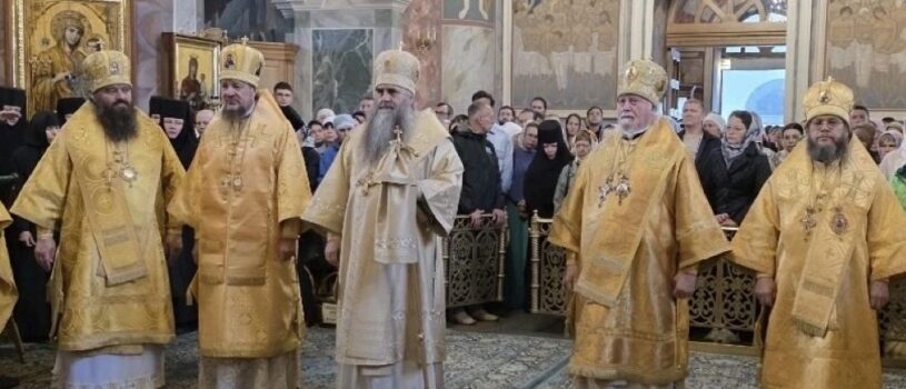 В Дивеево прошло соборное богослужение у ковчега с десницей святителя Спиридона Тримифунтского