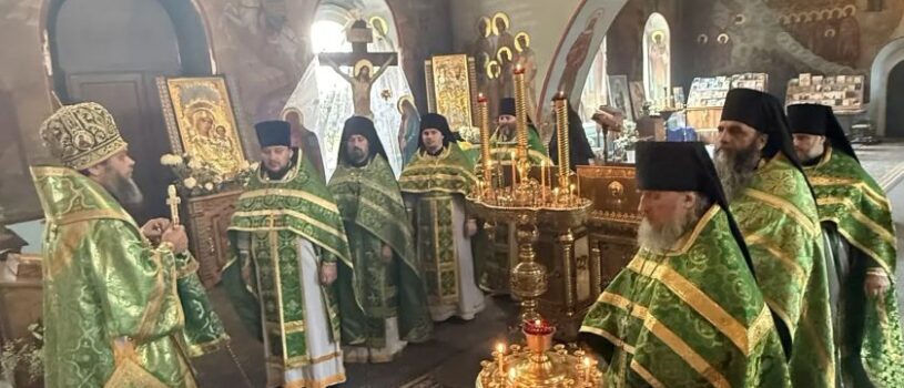 Божественная литургия в Казанско-Ключевской мужской пустыни п.Тургенево Ардатовского района
