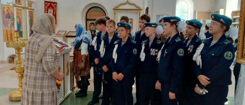 Храм Живоначальной Троицы с.Большие Березники посетили кадеты Саранского лицея № 25