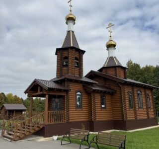 Воскресная литургия в Спасо-Преображенской Спиридоновой мужской пустыни с.Горки (Старцев Угол) Большеигнатовского района