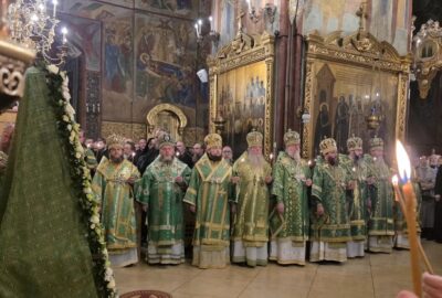Всенощное бдение в Трапезном храме Свято-Троицкой Сергиевой Лавры