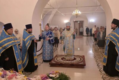 Всенощное бдение в Никольском кафедральном соборе накануне Покрова Пресвятой Богородицы