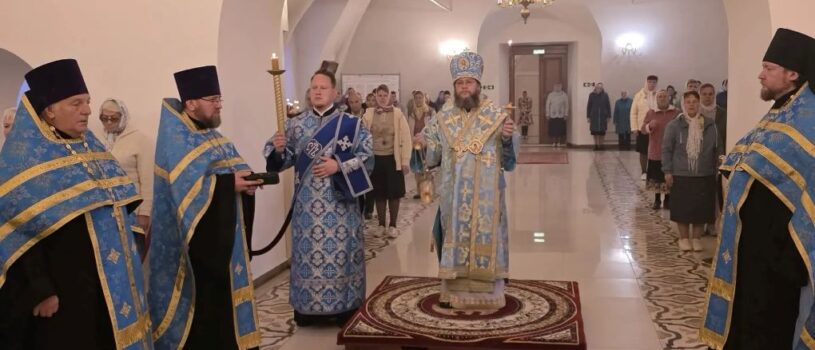 Всенощное бдение в Никольском кафедральном соборе накануне Покрова Пресвятой Богородицы