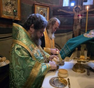 Архипастырь принял участие в праздничных торжествах в Троице-Сергиевой Лавре